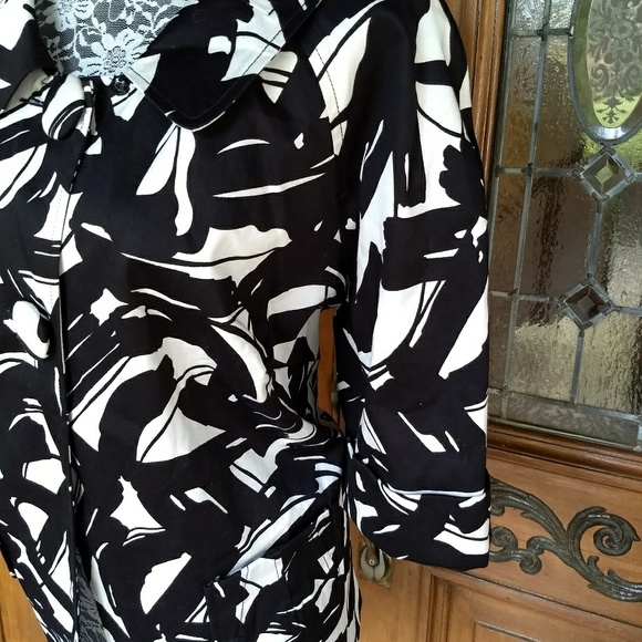 Lucie & Laurel Jacket - Picture 3 of 6